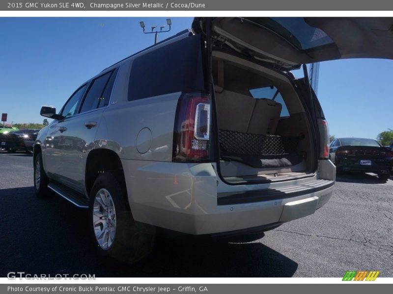Champagne Silver Metallic / Cocoa/Dune 2015 GMC Yukon SLE 4WD