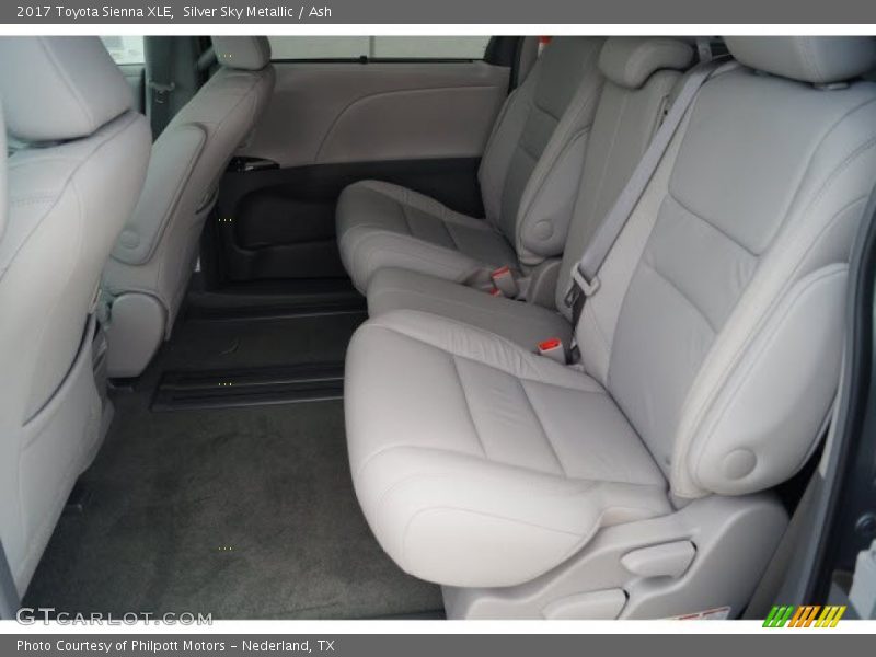 Silver Sky Metallic / Ash 2017 Toyota Sienna XLE