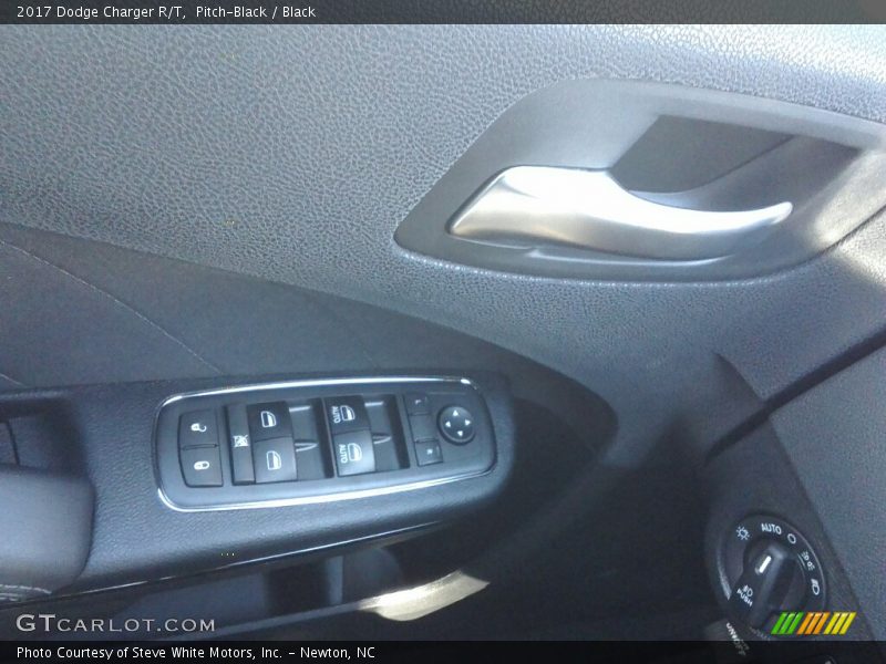 Pitch-Black / Black 2017 Dodge Charger R/T