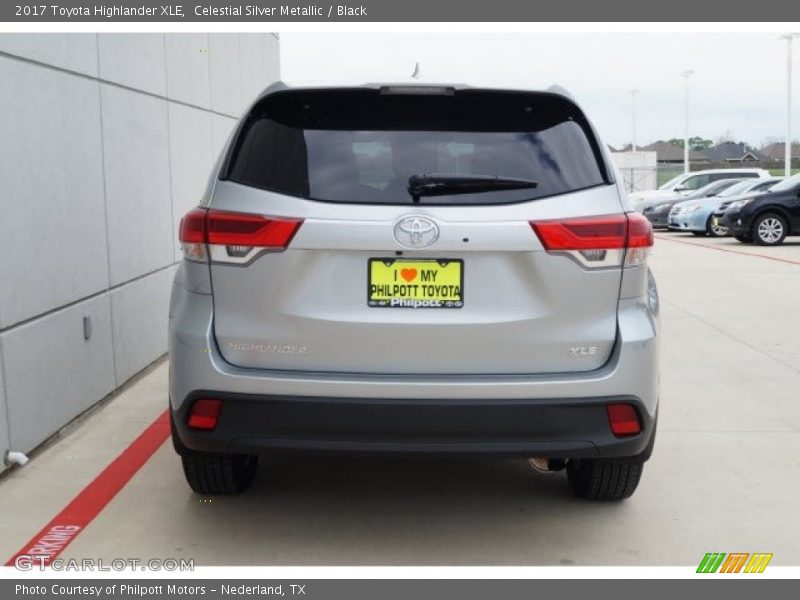 Celestial Silver Metallic / Black 2017 Toyota Highlander XLE
