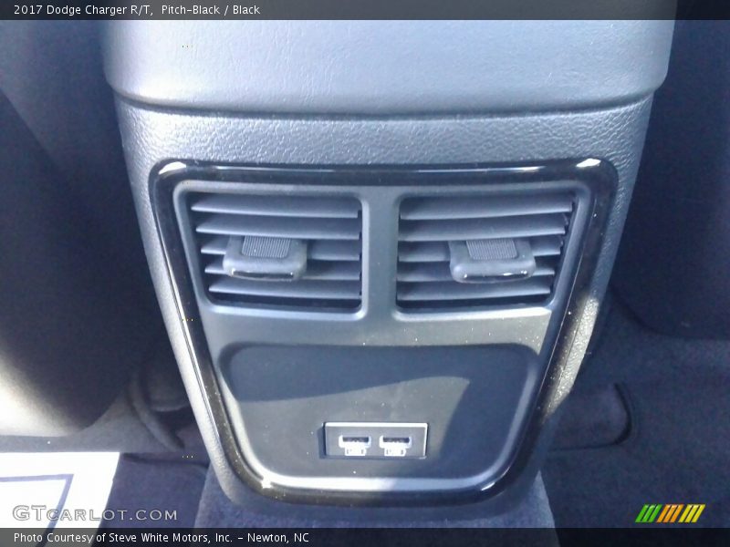 Pitch-Black / Black 2017 Dodge Charger R/T