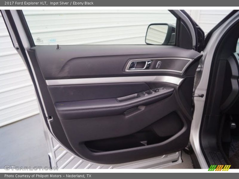 Ingot Silver / Ebony Black 2017 Ford Explorer XLT