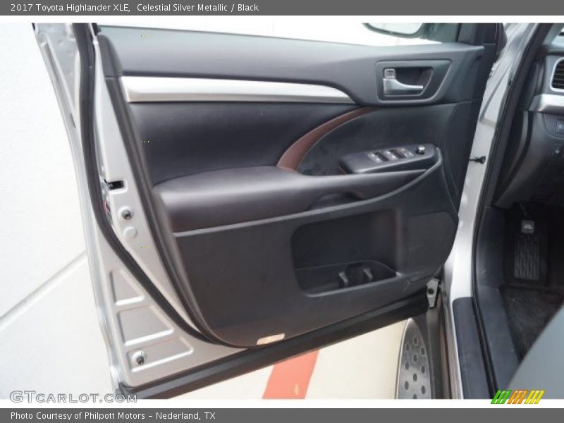 Celestial Silver Metallic / Black 2017 Toyota Highlander XLE
