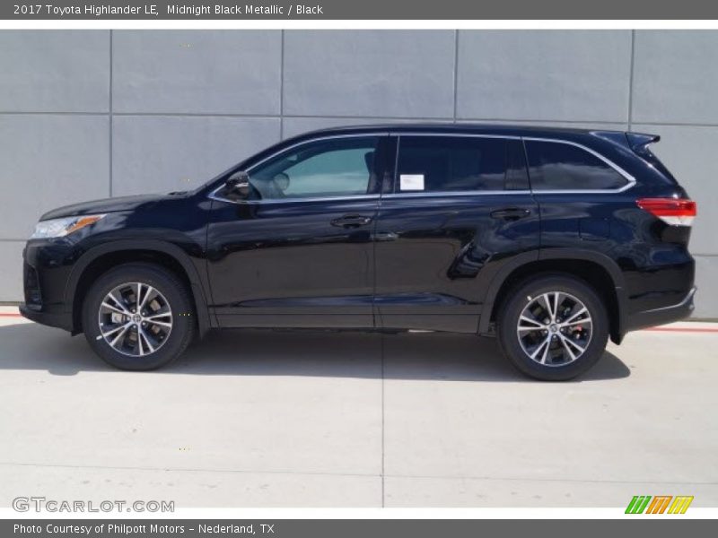 Midnight Black Metallic / Black 2017 Toyota Highlander LE
