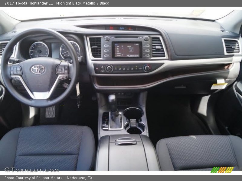 Midnight Black Metallic / Black 2017 Toyota Highlander LE