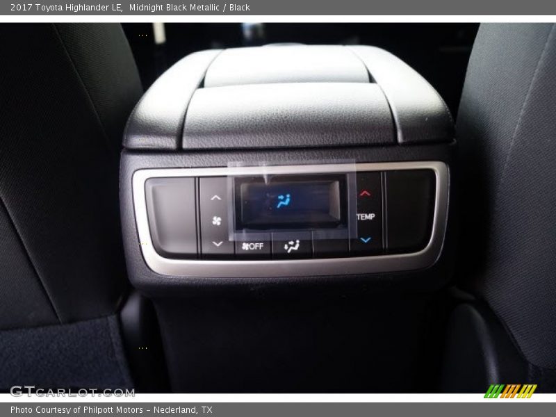 Midnight Black Metallic / Black 2017 Toyota Highlander LE