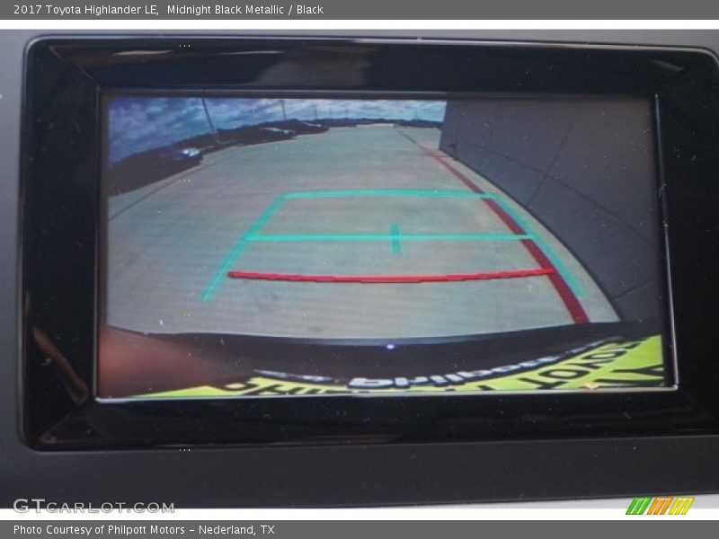 Midnight Black Metallic / Black 2017 Toyota Highlander LE