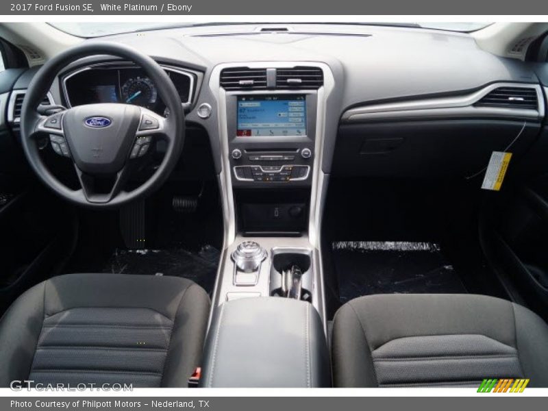 White Platinum / Ebony 2017 Ford Fusion SE