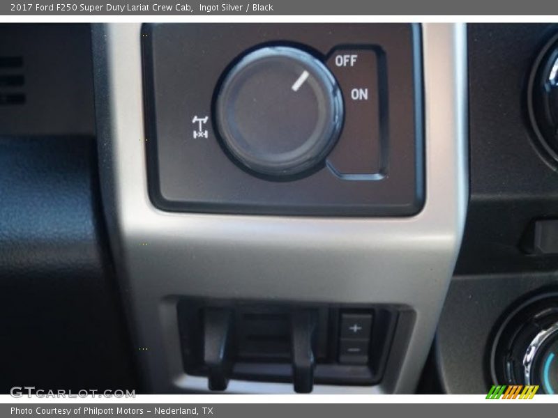 Ingot Silver / Black 2017 Ford F250 Super Duty Lariat Crew Cab