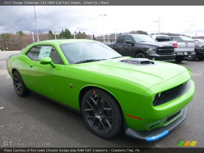 Front 3/4 View of 2017 Challenger 392 HEMI Scat Pack Shaker