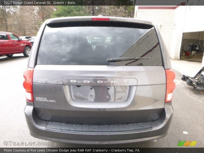 Granite / Black 2017 Dodge Grand Caravan SE