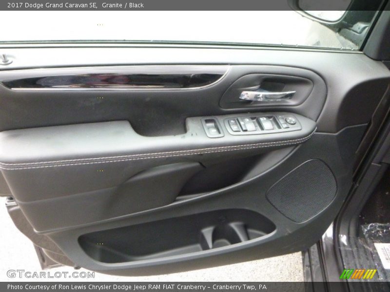 Granite / Black 2017 Dodge Grand Caravan SE