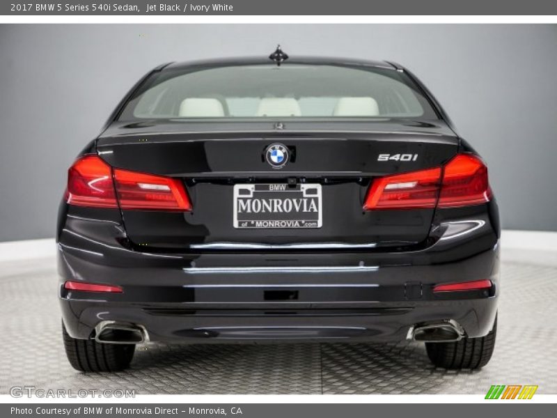 Jet Black / Ivory White 2017 BMW 5 Series 540i Sedan