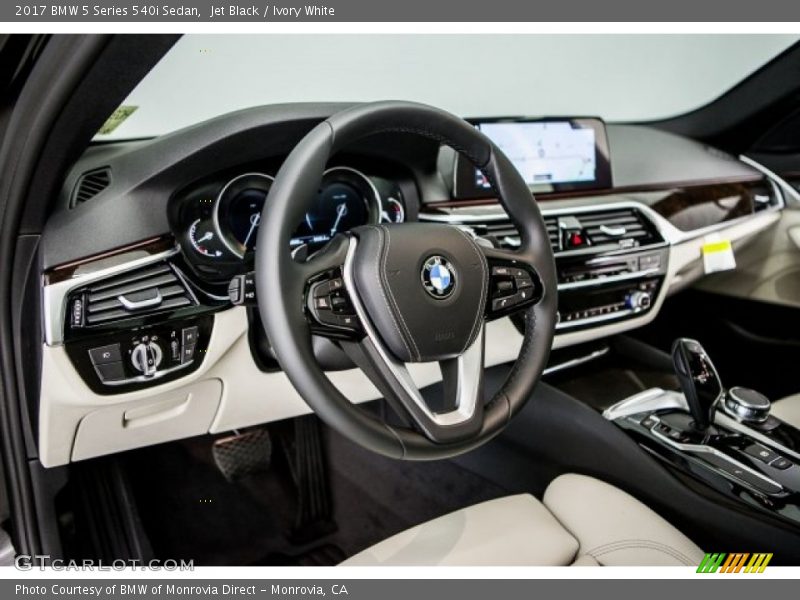 Jet Black / Ivory White 2017 BMW 5 Series 540i Sedan