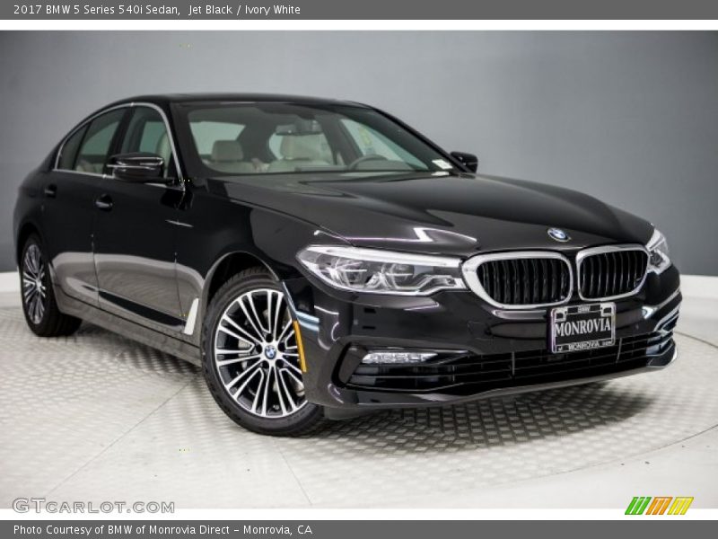 Front 3/4 View of 2017 5 Series 540i Sedan