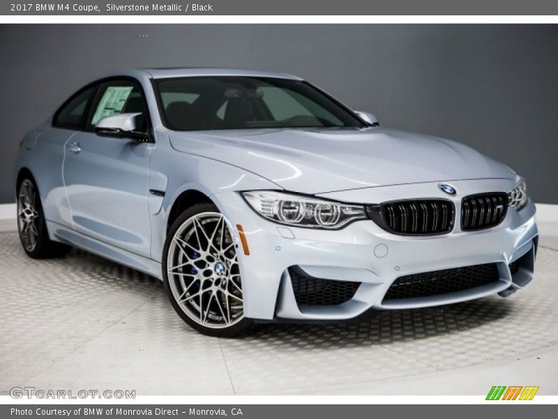 Front 3/4 View of 2017 M4 Coupe