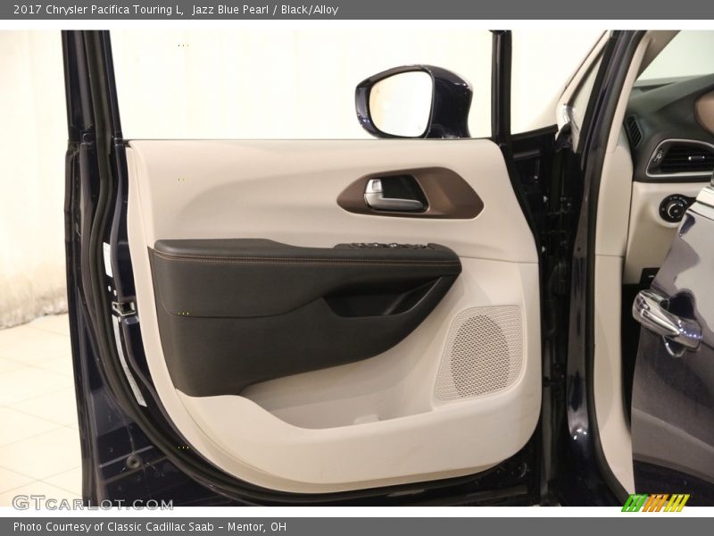 Jazz Blue Pearl / Black/Alloy 2017 Chrysler Pacifica Touring L