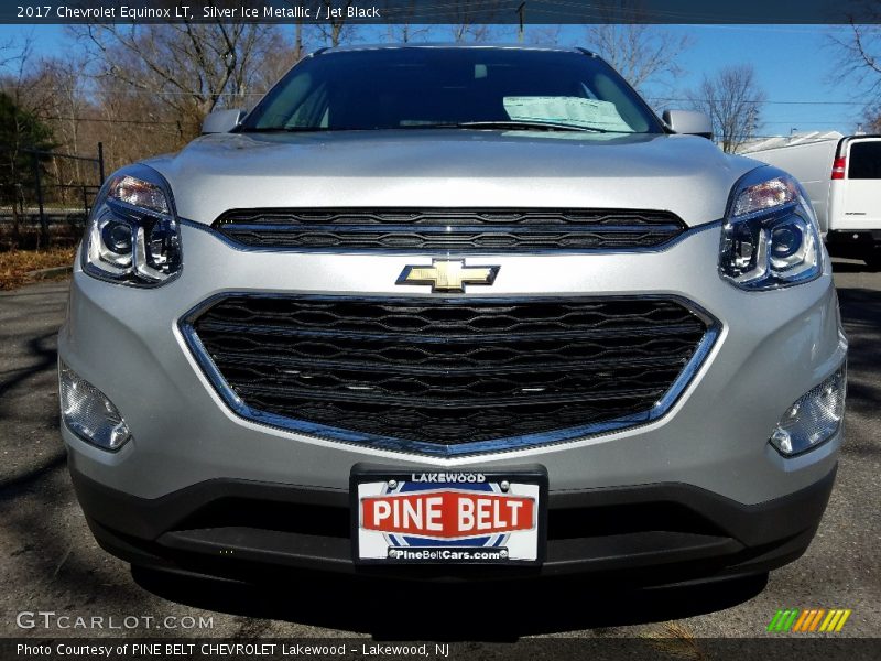 Silver Ice Metallic / Jet Black 2017 Chevrolet Equinox LT