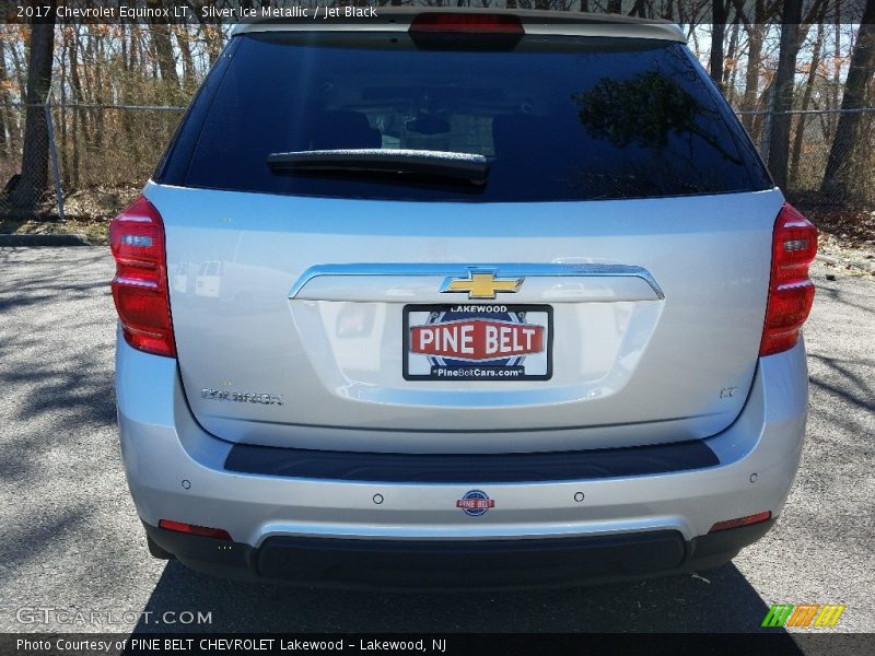 Silver Ice Metallic / Jet Black 2017 Chevrolet Equinox LT