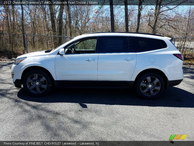 Iridescent Pearl Tricoat / Ebony 2017 Chevrolet Traverse LT AWD