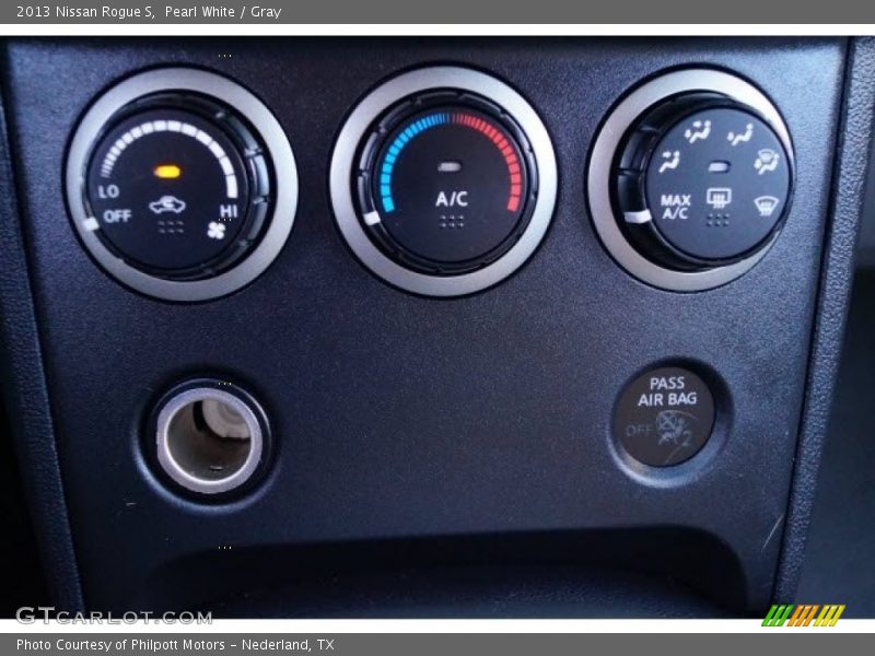 Pearl White / Gray 2013 Nissan Rogue S
