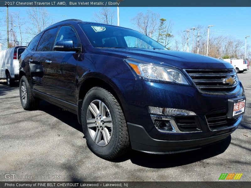 Blue Velvet Metallic / Ebony 2017 Chevrolet Traverse LT AWD