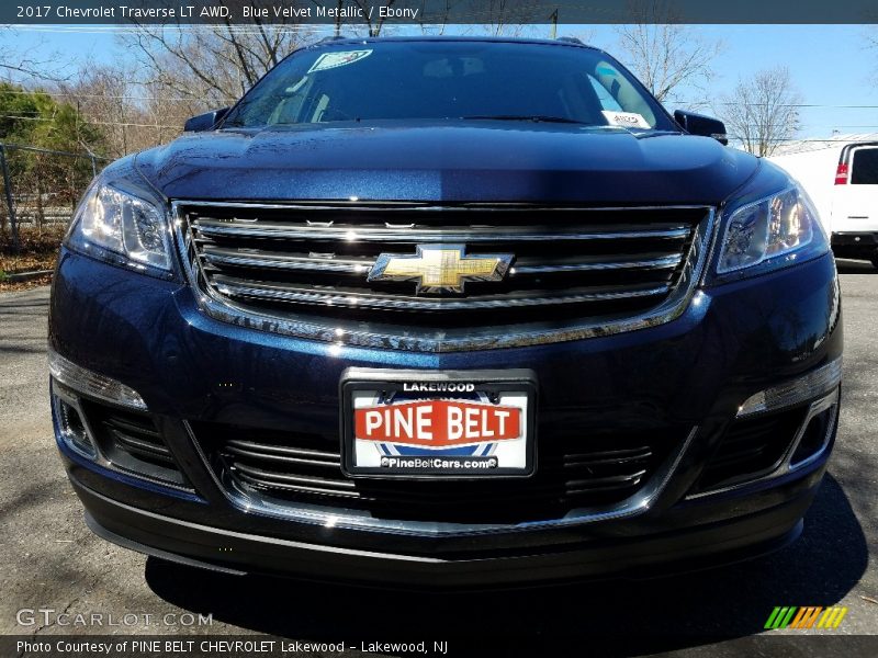 Blue Velvet Metallic / Ebony 2017 Chevrolet Traverse LT AWD