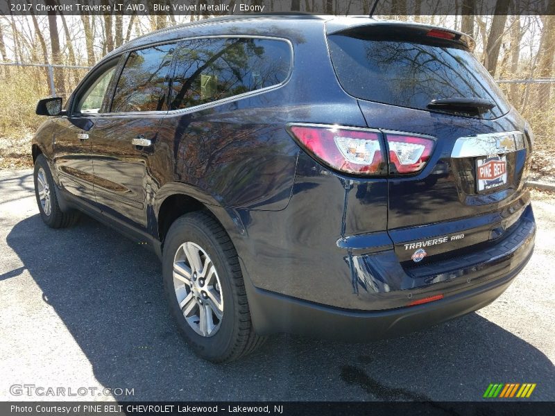 Blue Velvet Metallic / Ebony 2017 Chevrolet Traverse LT AWD