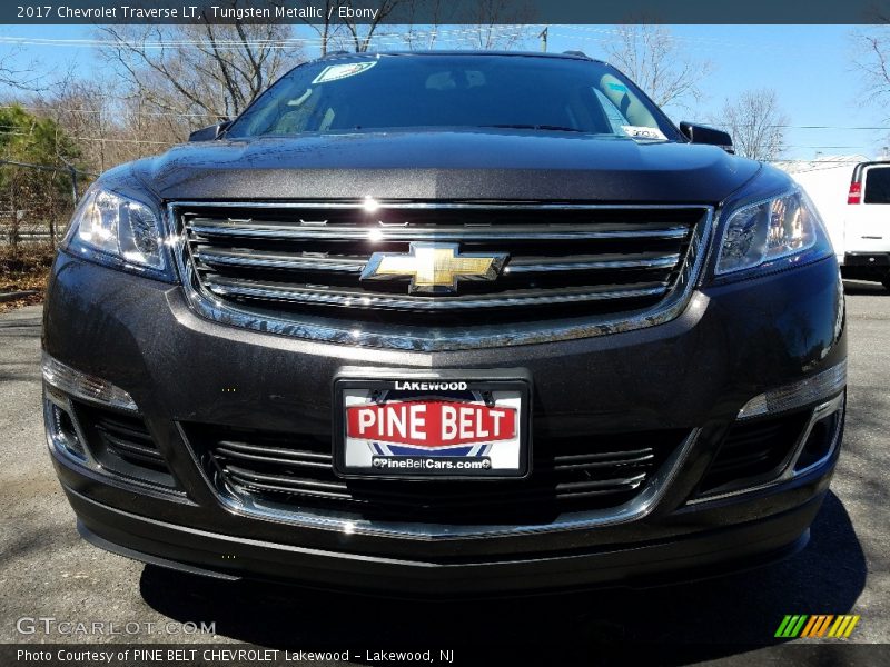 Tungsten Metallic / Ebony 2017 Chevrolet Traverse LT