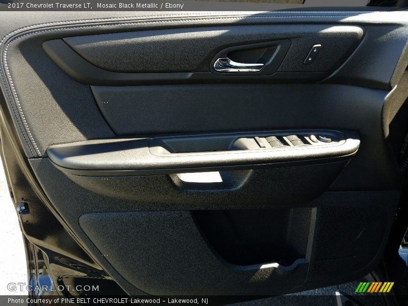 Mosaic Black Metallic / Ebony 2017 Chevrolet Traverse LT
