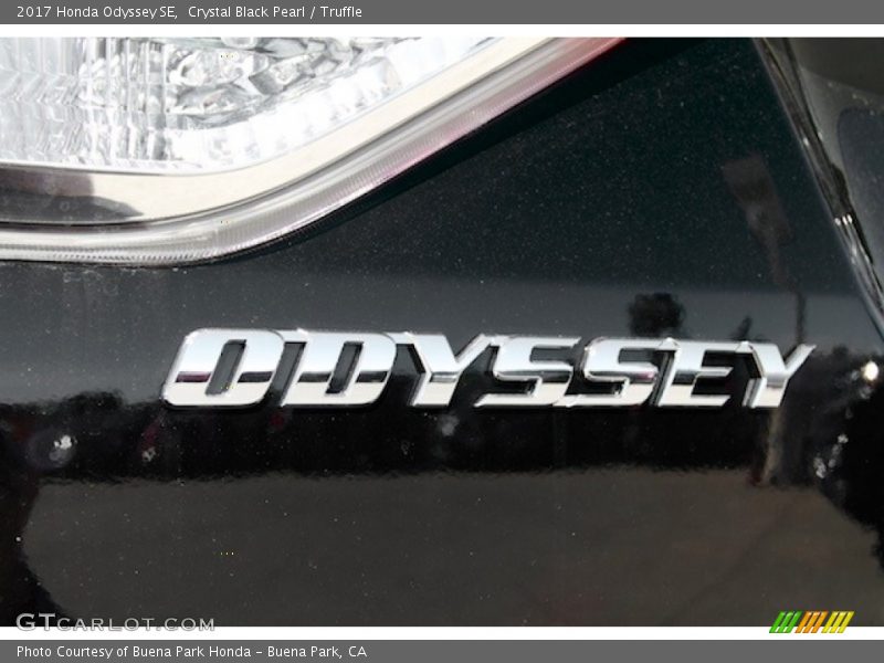 Crystal Black Pearl / Truffle 2017 Honda Odyssey SE