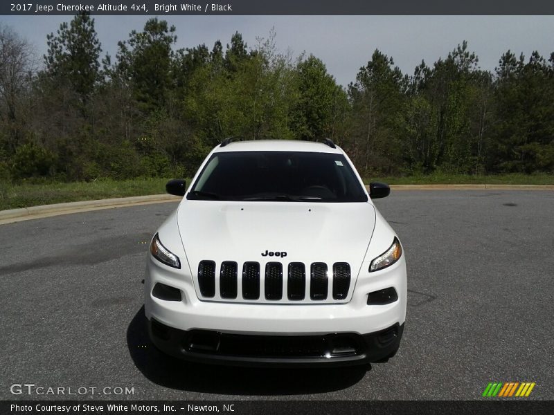 Bright White / Black 2017 Jeep Cherokee Altitude 4x4