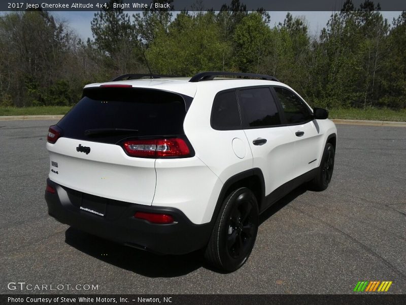 Bright White / Black 2017 Jeep Cherokee Altitude 4x4