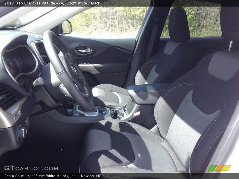 Bright White / Black 2017 Jeep Cherokee Altitude 4x4