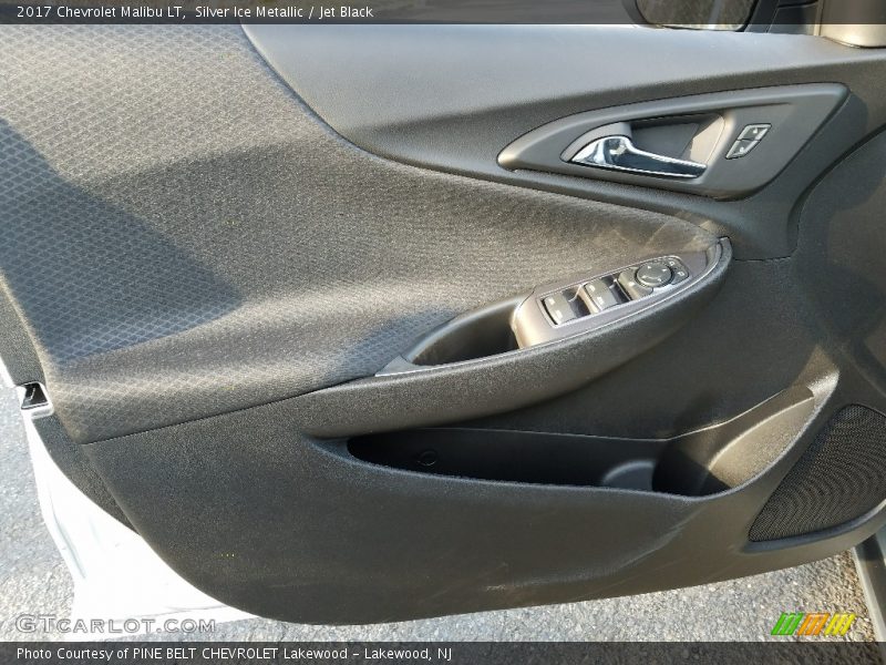 Silver Ice Metallic / Jet Black 2017 Chevrolet Malibu LT