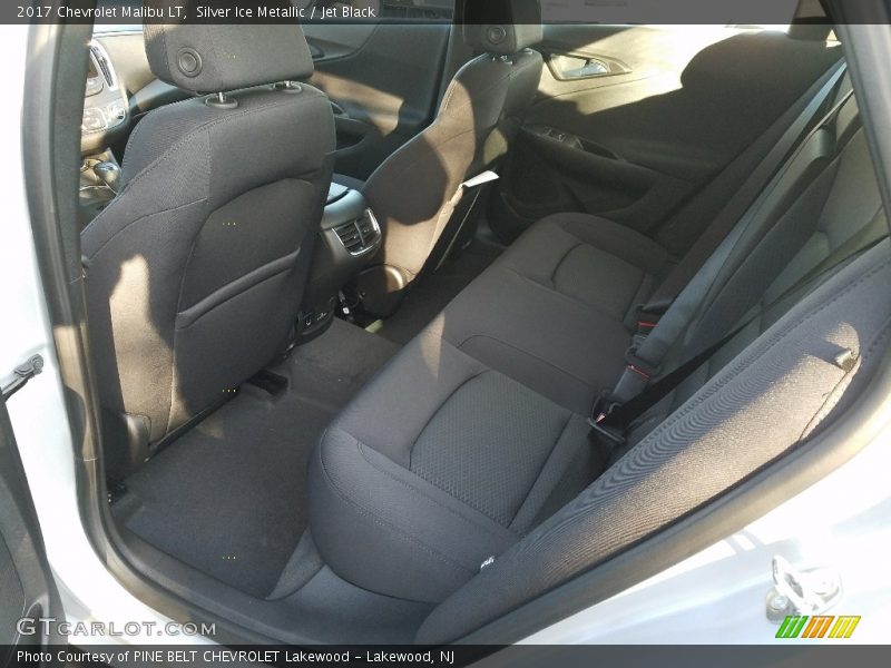 Silver Ice Metallic / Jet Black 2017 Chevrolet Malibu LT