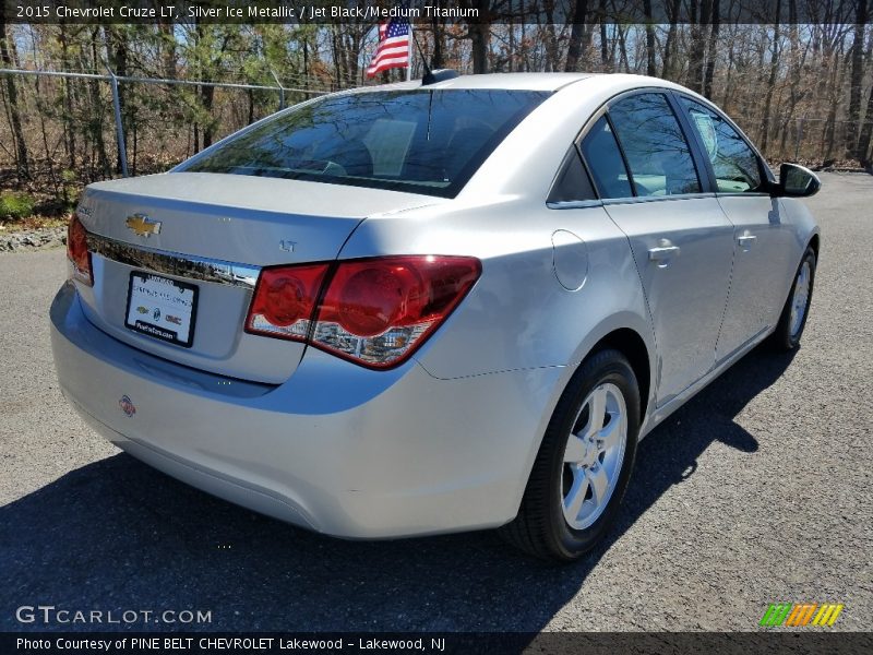 Silver Ice Metallic / Jet Black/Medium Titanium 2015 Chevrolet Cruze LT
