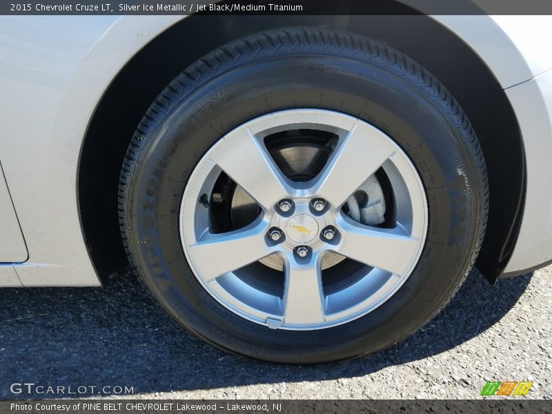 Silver Ice Metallic / Jet Black/Medium Titanium 2015 Chevrolet Cruze LT