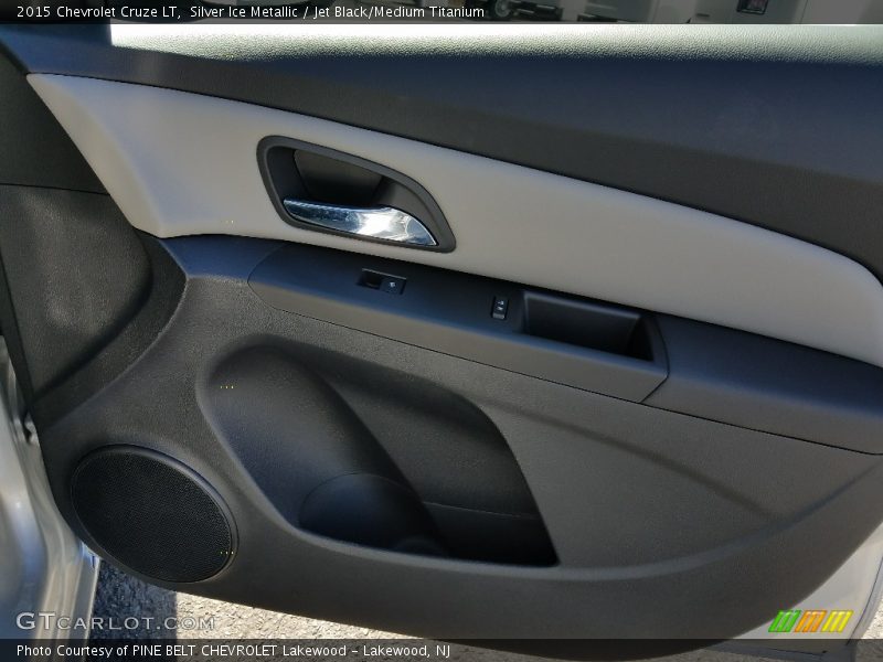 Silver Ice Metallic / Jet Black/Medium Titanium 2015 Chevrolet Cruze LT