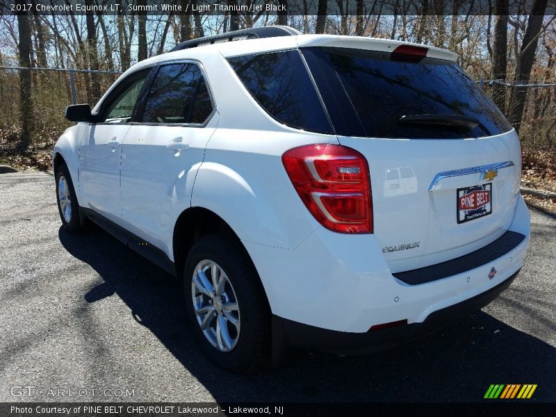 Summit White / Light Titanium/Jet Black 2017 Chevrolet Equinox LT