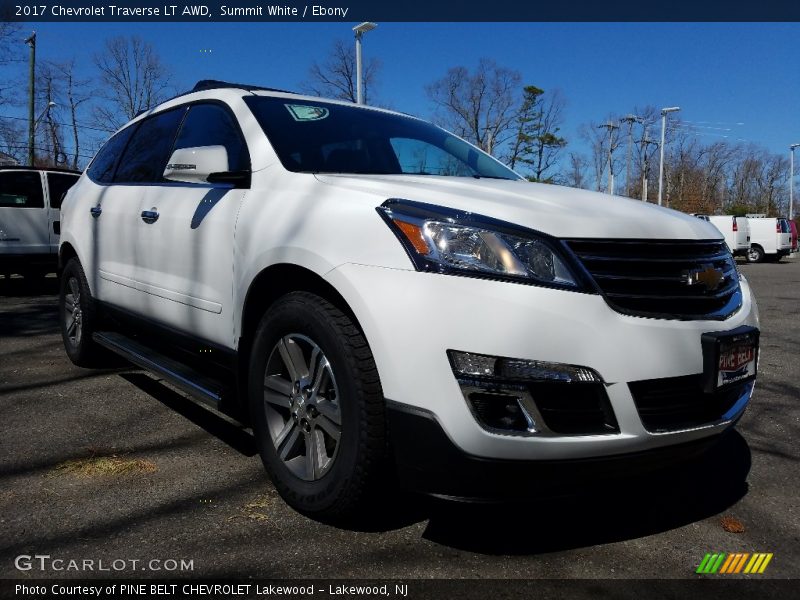 Summit White / Ebony 2017 Chevrolet Traverse LT AWD