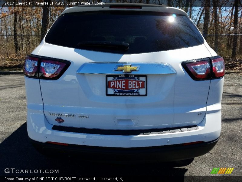 Summit White / Ebony 2017 Chevrolet Traverse LT AWD