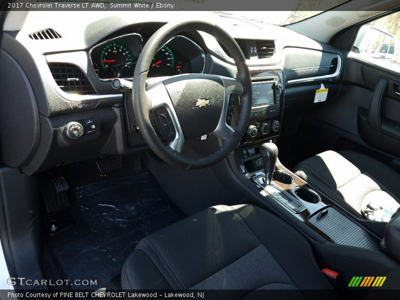 Summit White / Ebony 2017 Chevrolet Traverse LT AWD