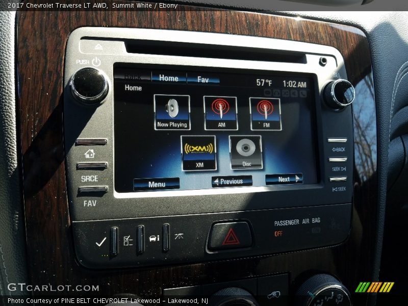 Summit White / Ebony 2017 Chevrolet Traverse LT AWD