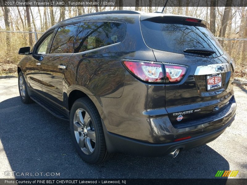 Tungsten Metallic / Ebony 2017 Chevrolet Traverse LT AWD