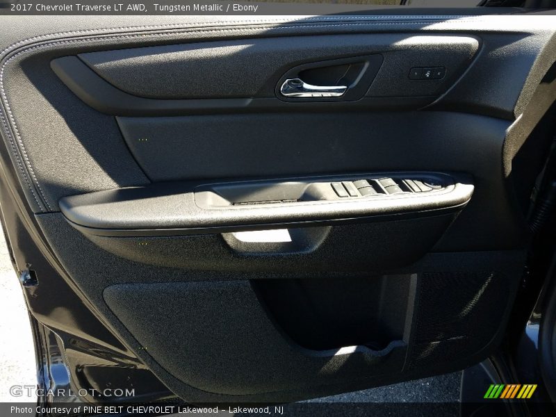 Tungsten Metallic / Ebony 2017 Chevrolet Traverse LT AWD