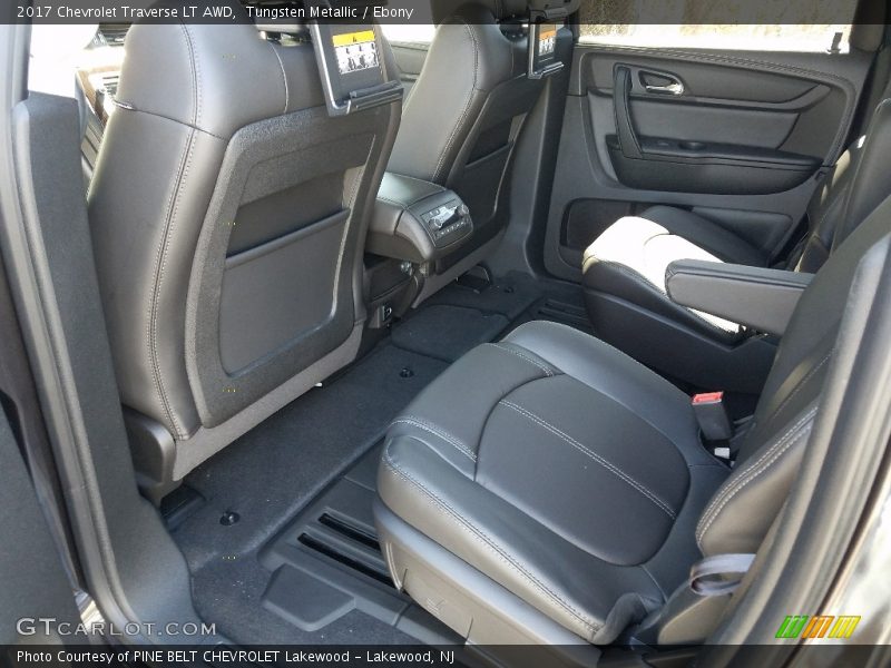 Tungsten Metallic / Ebony 2017 Chevrolet Traverse LT AWD