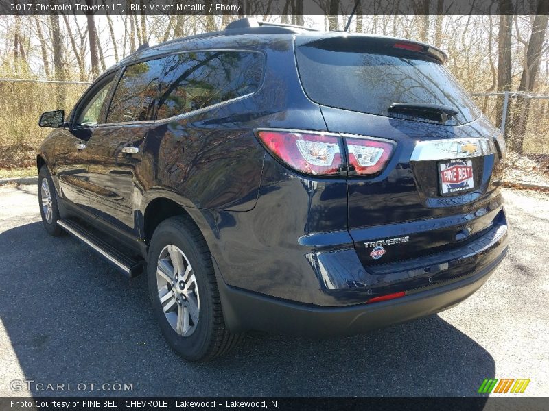 Blue Velvet Metallic / Ebony 2017 Chevrolet Traverse LT