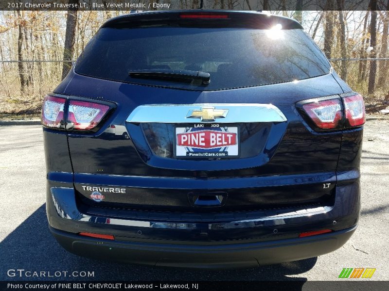 Blue Velvet Metallic / Ebony 2017 Chevrolet Traverse LT