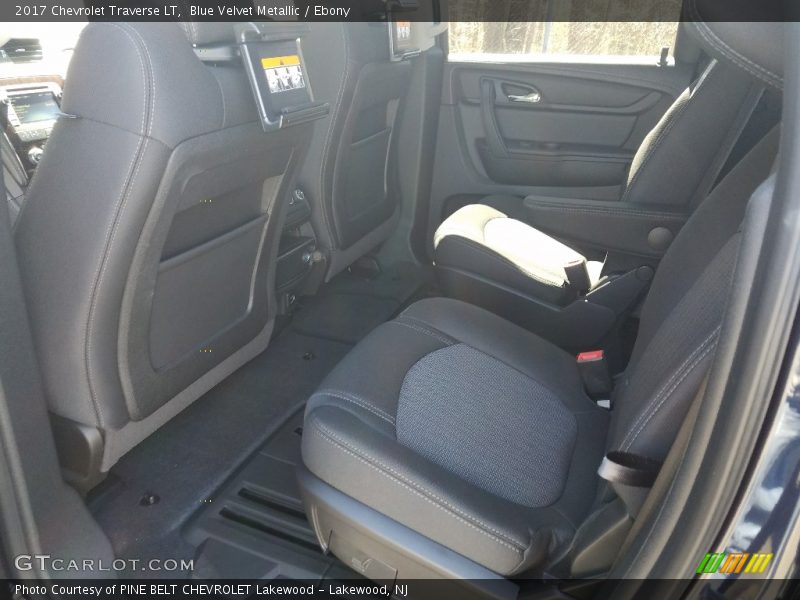 Blue Velvet Metallic / Ebony 2017 Chevrolet Traverse LT